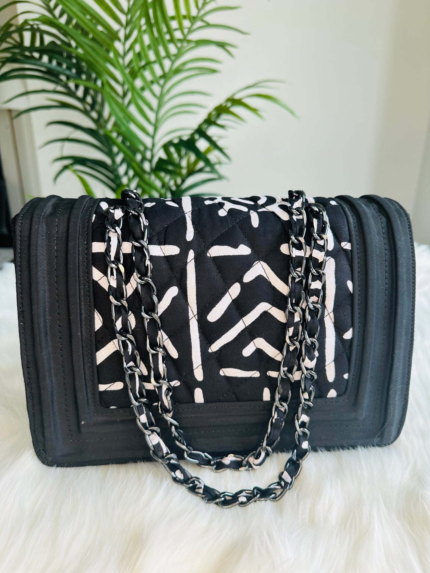 BLACK AND WHITE PRINT ANKARA HANDBAG