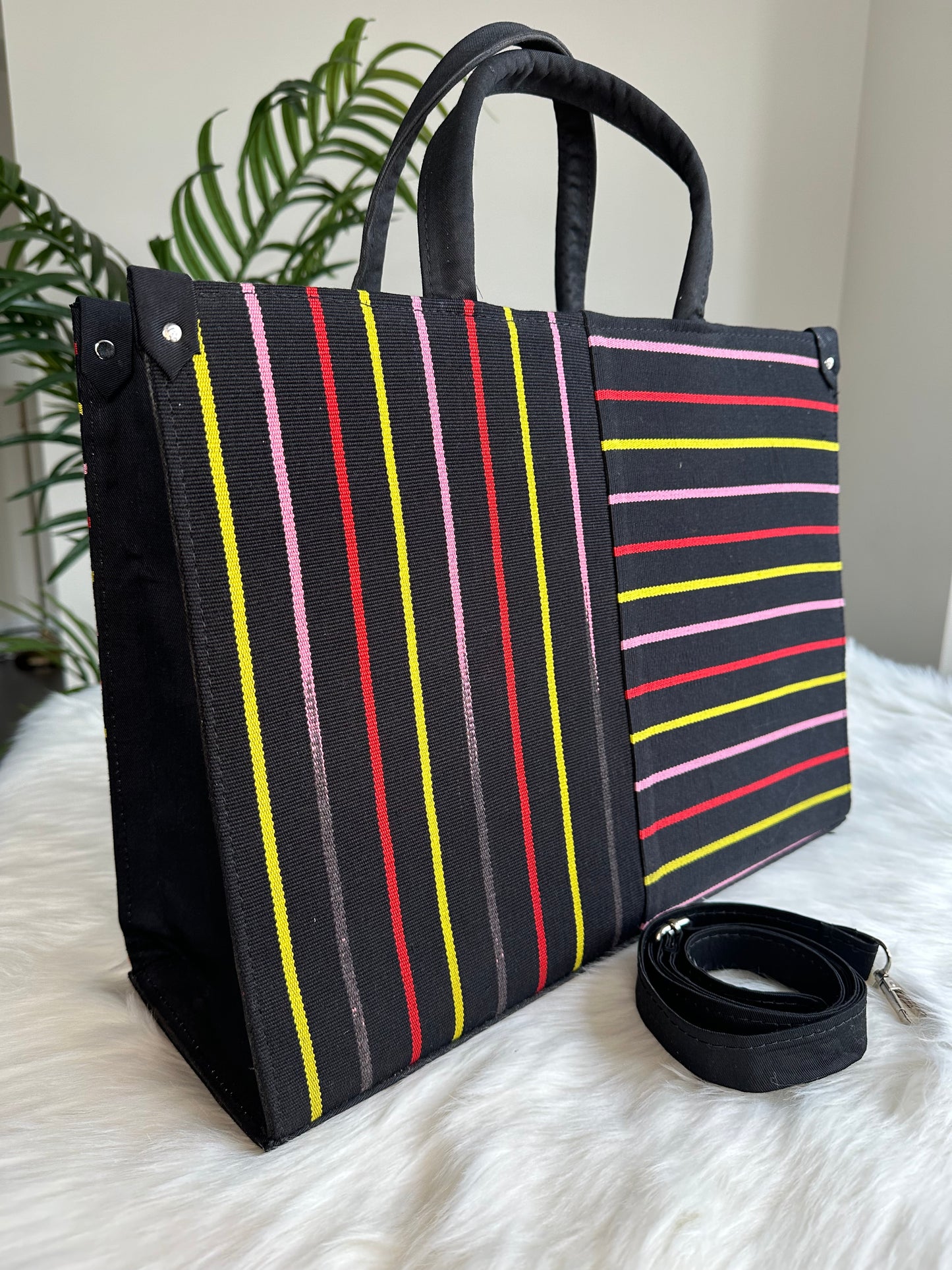 ASO OKE TOTE BAG