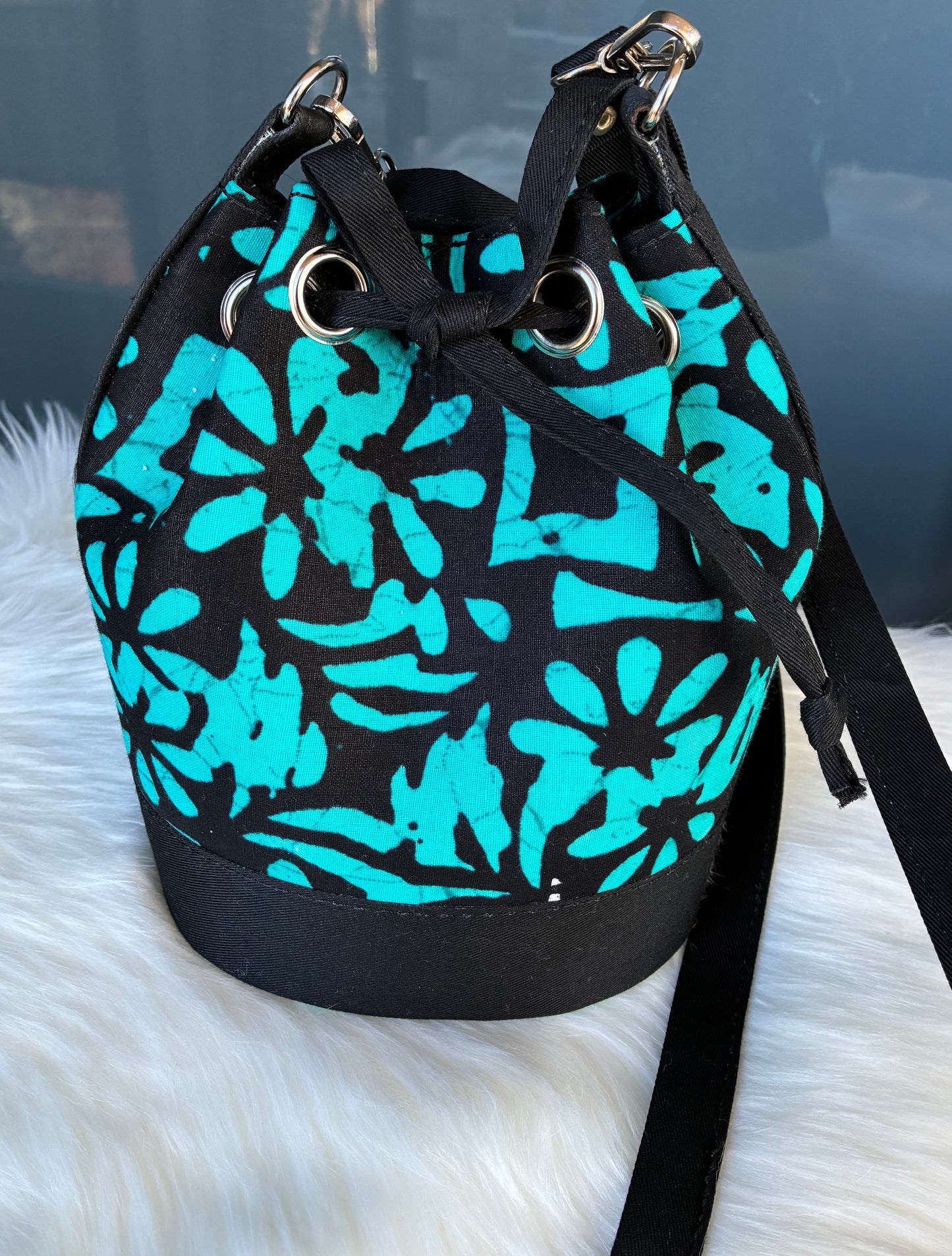 LATRE ANKARA BUCKET HANDBAG